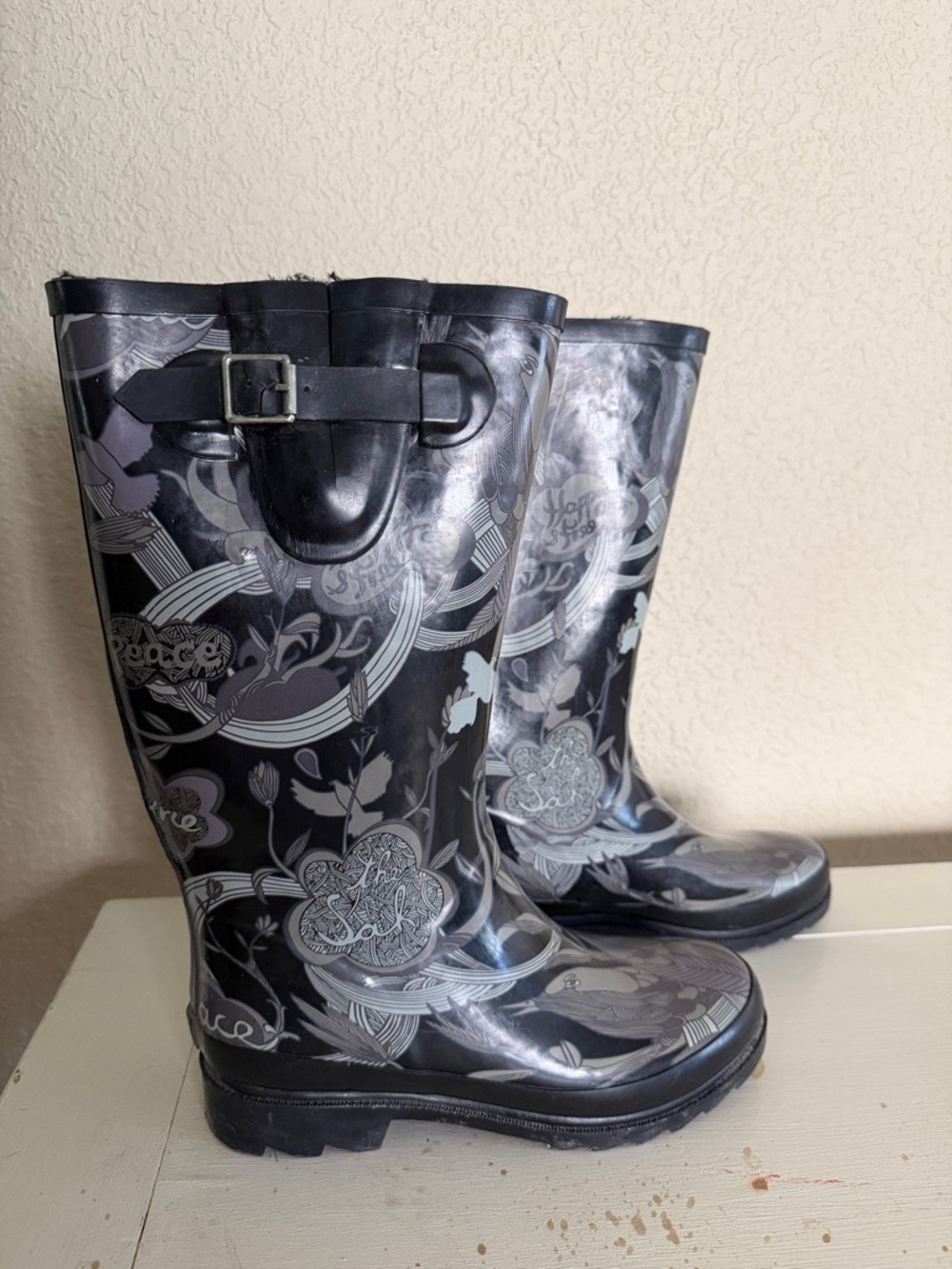 Joules Black Floral Pattern Rain Boots with Buckle